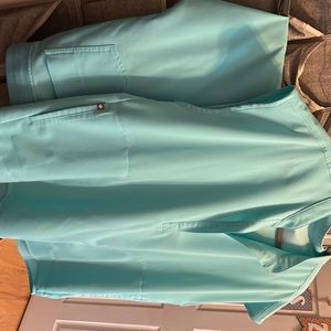 Figs scrub set  light blue. Rafael style Xl top, xl petite jogger bottoms